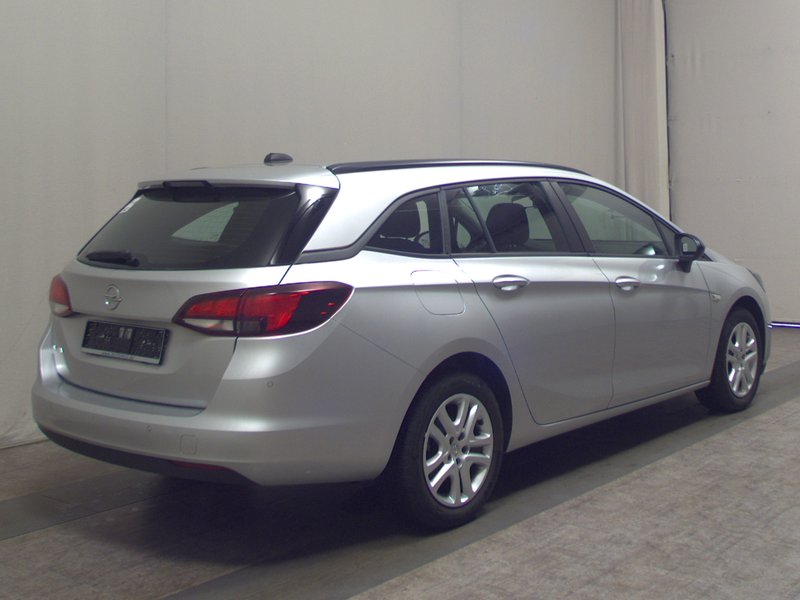 Opel Astra Sports Tourer 1.5 D Edition • LED — 4