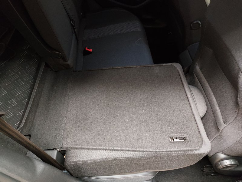 Peugeot 308 1.5 BlueHDi 130 Allure • AHK • digitalni instrumenti — 11