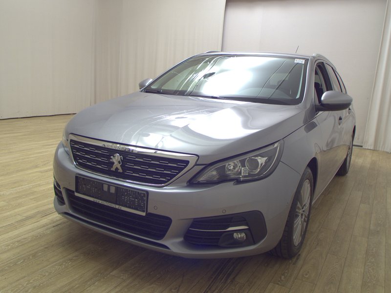 Peugeot 308 1.5 BlueHDi 130 Allure • AHK • digitalni instrumenti — 2