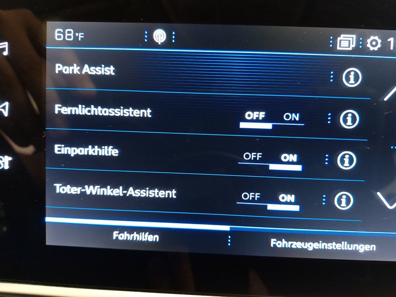 Peugeot 308 1.5 BlueHDi 130 Allure • AHK • digitalni instrumenti — 22