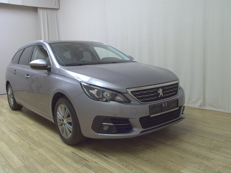 Peugeot 308 1.5 BlueHDi 130 Allure • AHK • digitalni instrumenti — 3