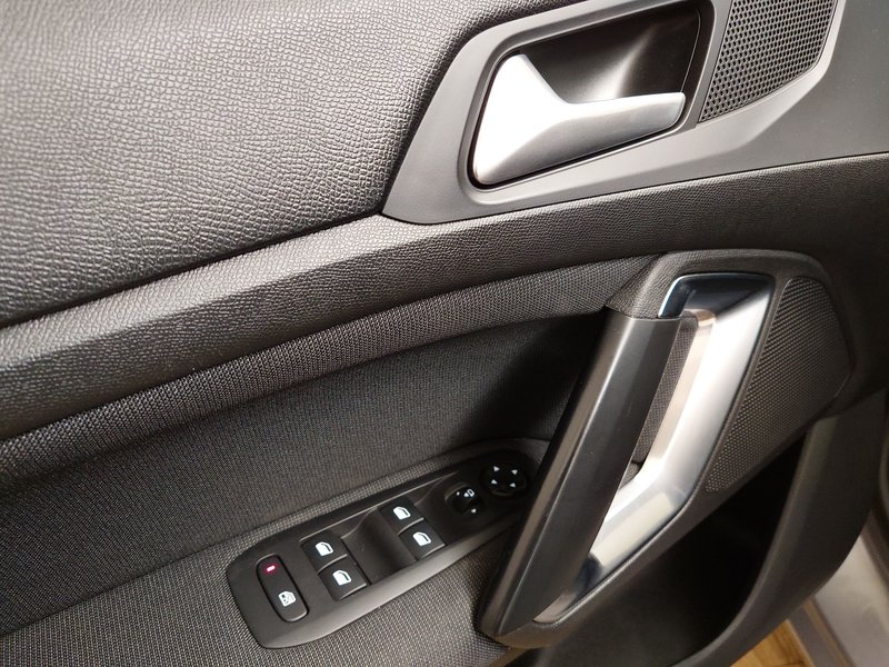 Peugeot 308 1.5 BlueHDi 130 Allure • AHK • digitalni instrumenti — 5