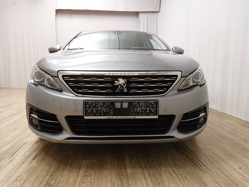 Peugeot 308 1.5 BlueHDi 130 Allure • AHK • digitalni instrumenti — 9