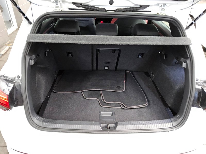 Volkswagen Golf 8 2.0 TSI automatik GTI • Full LED • Alcantara — 12