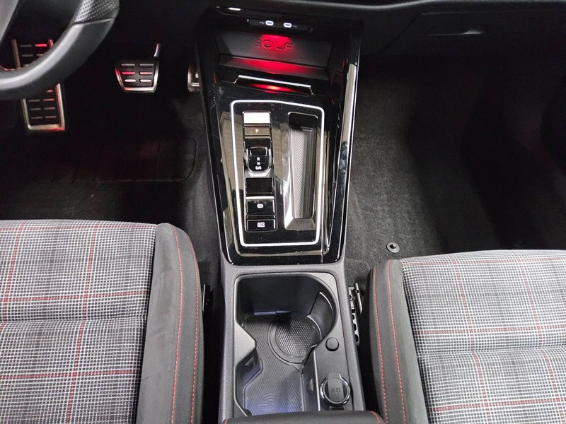 Volkswagen Golf 8 2.0 TSI automatik GTI • Full LED • Alcantara — 6