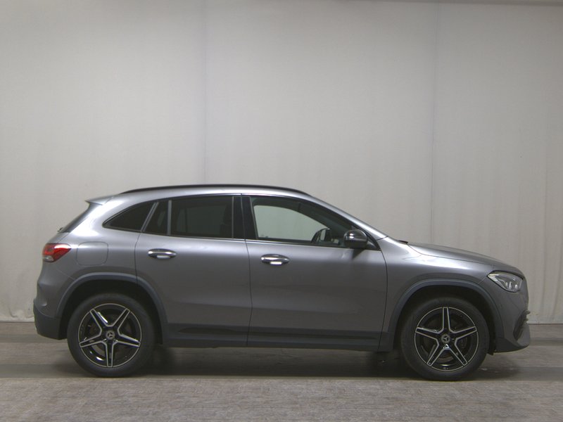 Mercedes-Benz GLA 250 e automatik AMG Line • ACC • kamera • sportska sjedala
