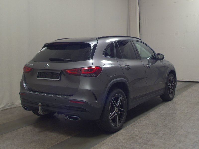 Mercedes-Benz GLA 250 e automatik AMG Line • ACC • kamera • sportska sjedala — 4