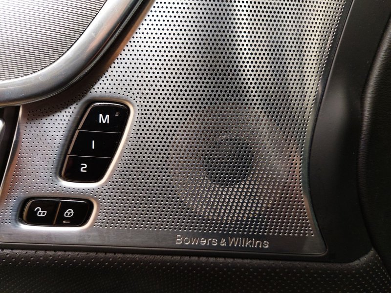 Volvo V90 R-Design automatik • AHK • 360° kamera — 15