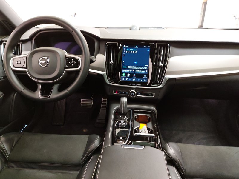 Volvo V90 R-Design automatik • AHK • 360° kamera — 20