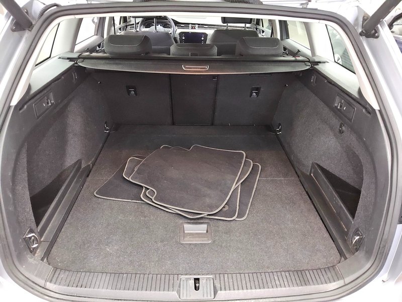 Volkswagen Passat Variant 2.0 TDI automatik Business • električna peta vrata — 11