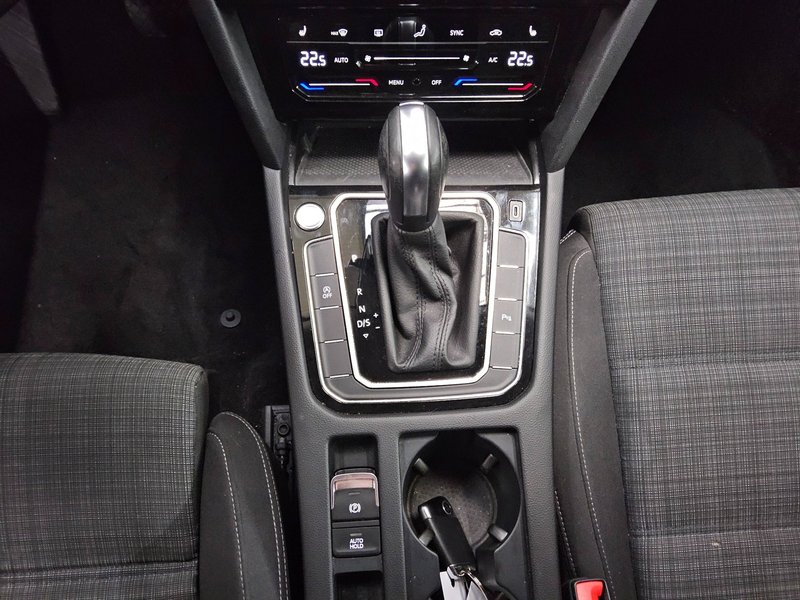 Volkswagen Passat Variant 2.0 TDI automatik Business • električna peta vrata — 6