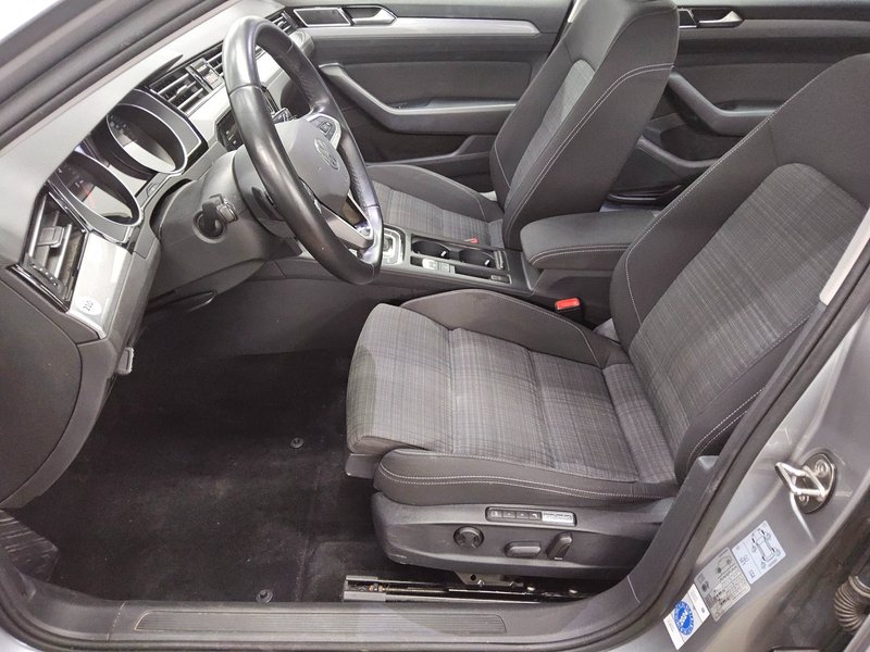Volkswagen Passat Variant 2.0 TDI automatik Business • električna peta vrata — 8
