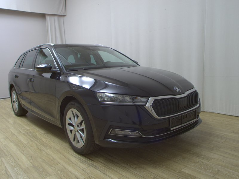 Škoda Octavia Kombi 2.0 TDI automatik Style • električna peta vrata • HUD — 3