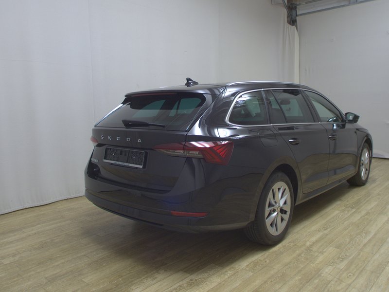 Škoda Octavia Kombi 2.0 TDI automatik Style • električna peta vrata • HUD — 4