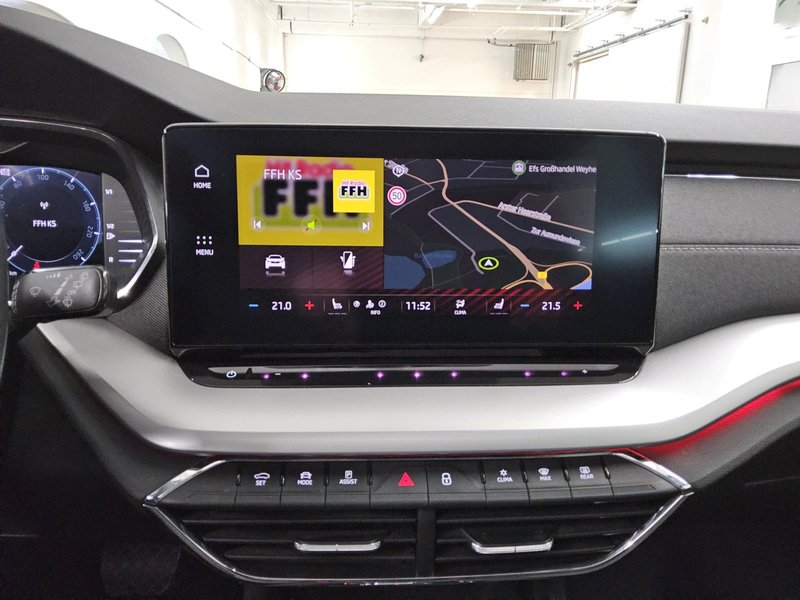 Škoda Octavia Kombi 2.0 TDI automatik Style • električna peta vrata • HUD — 7