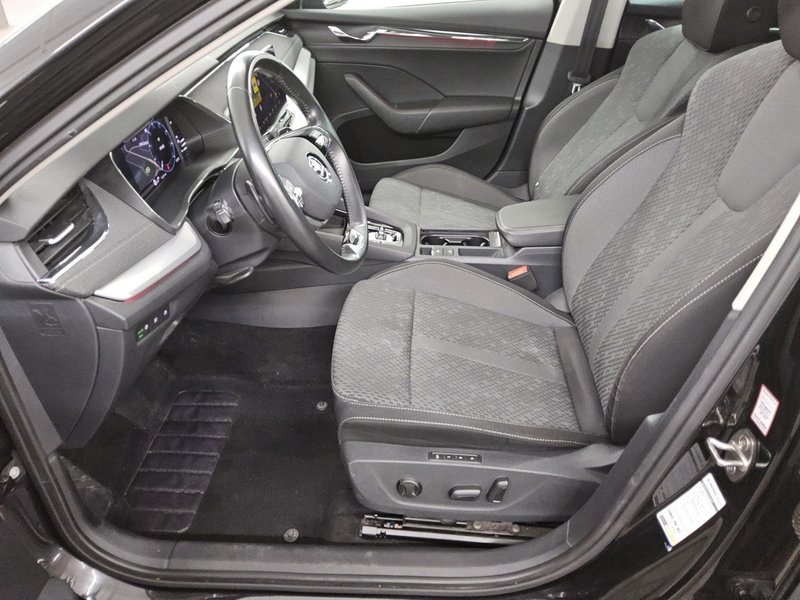 Škoda Octavia Kombi 2.0 TDI automatik Style • električna peta vrata • HUD — 9