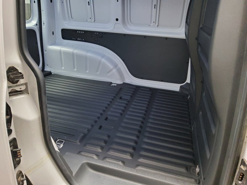 Volkswagen Caddy 2.0 TDI automatik • senzori za parkiranje straga • tempomat — 11