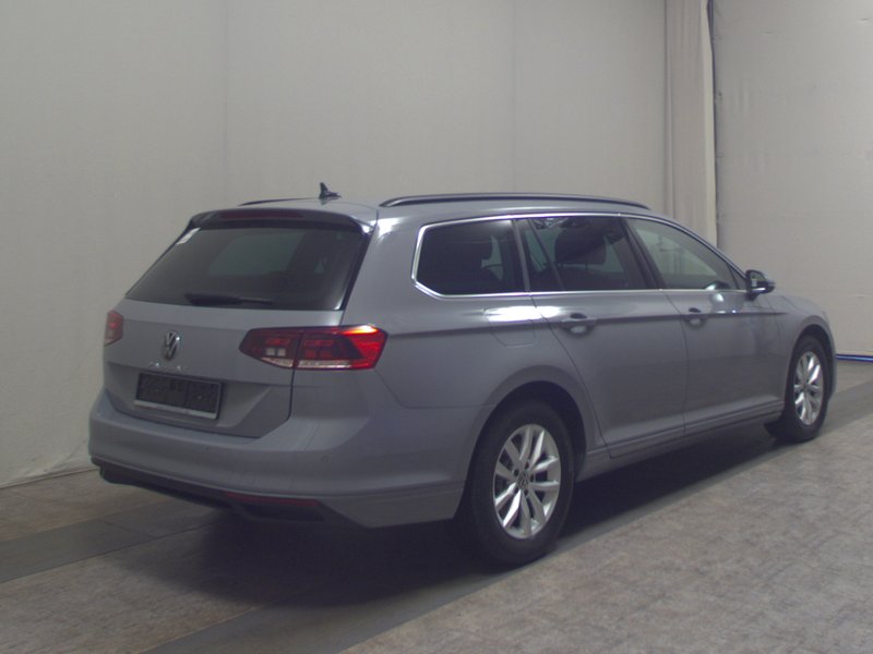 Volkswagen Passat Variant 2.0 TDI automatik • masaža sjedala • ACC — 4