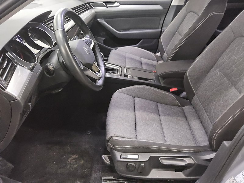 Volkswagen Passat Variant 2.0 TDI automatik • masaža sjedala • ACC — 8