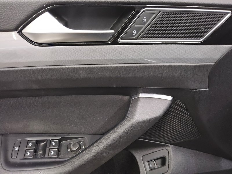 Volkswagen Passat Variant 2.0 TDI automatik • masaža sjedala • ACC — 9