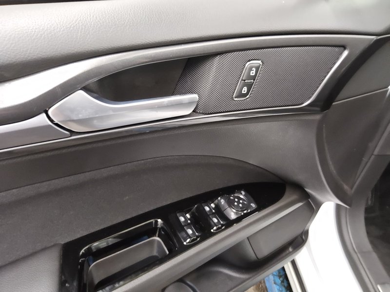 Ford Mondeo Turnier 2.0 EcoBlue automatik Titanium • LED • navi — 9