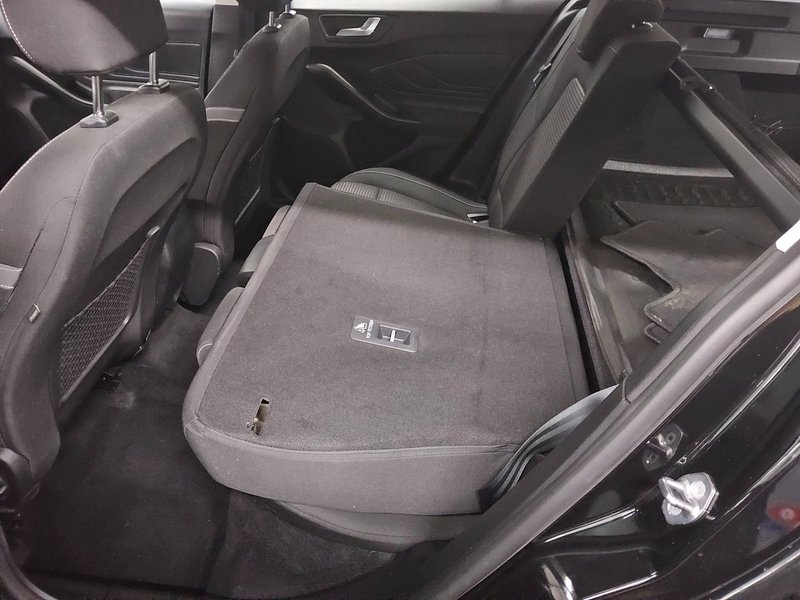 Ford Focus Turnier 1.5 EcoBlue automatik Cool&Connect • LED • navi — 12