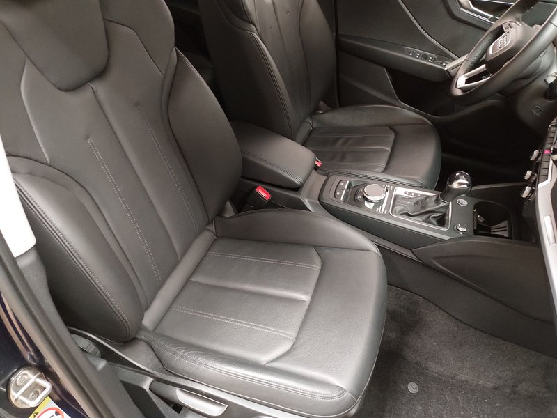 Audi Q2 30 TDI automatik S line • LED • djelomično koža — 10