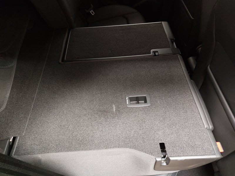 Audi Q2 30 TDI automatik S line • LED • djelomično koža — 11
