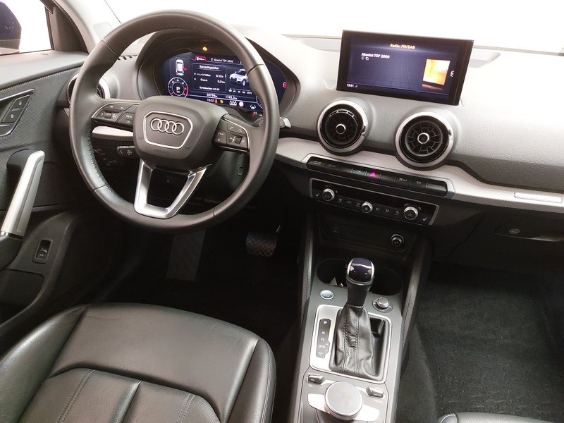 Audi Q2 30 TDI automatik S line • LED • djelomično koža — 13