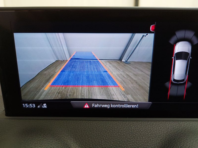 Audi Q2 30 TDI automatik S line • LED • djelomično koža — 21