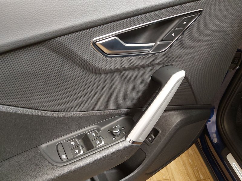 Audi Q2 30 TDI automatik S line • LED • djelomično koža — 5