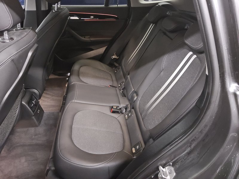BMW X1 sDrive20d automatik Sport Line • ACC • AHK — 13