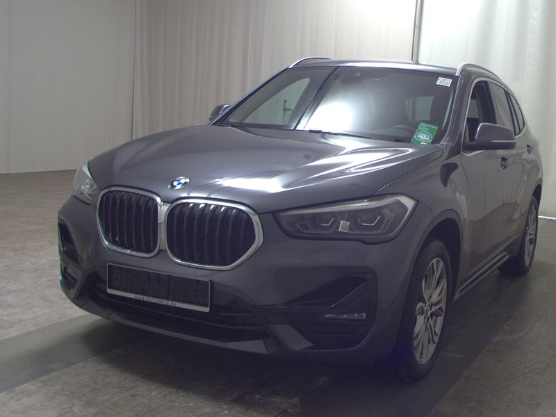 BMW X1 sDrive20d automatik Sport Line • ACC • AHK — 2