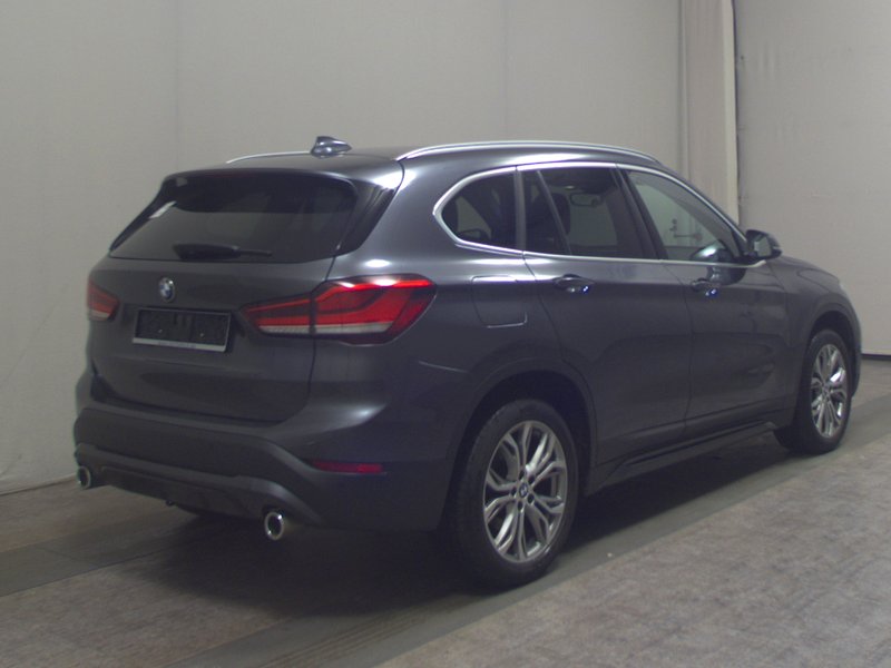 BMW X1 sDrive20d automatik Sport Line • ACC • AHK — 4