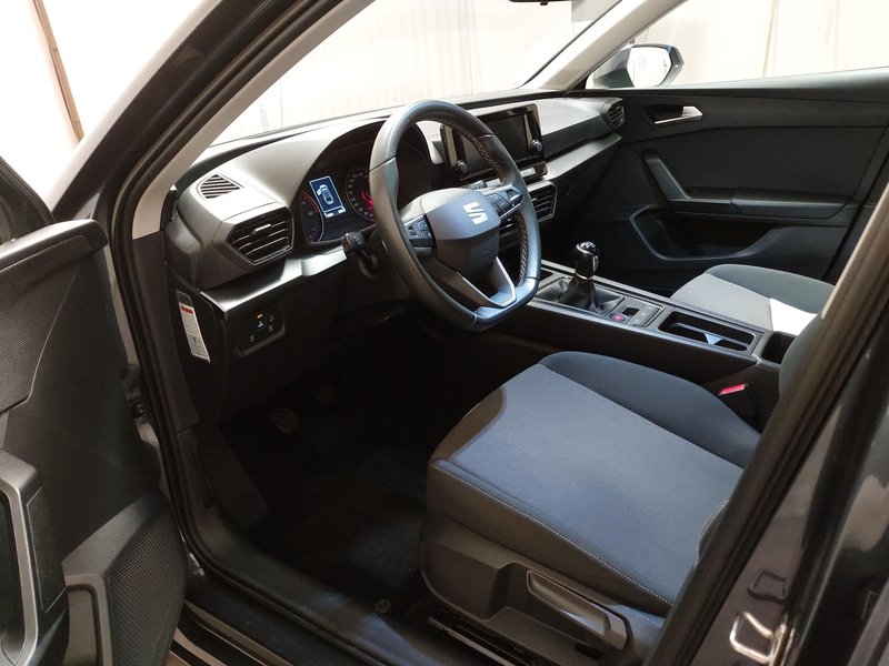 SEAT Leon Sportstourer 1.0 TSI Reference • LED — 6