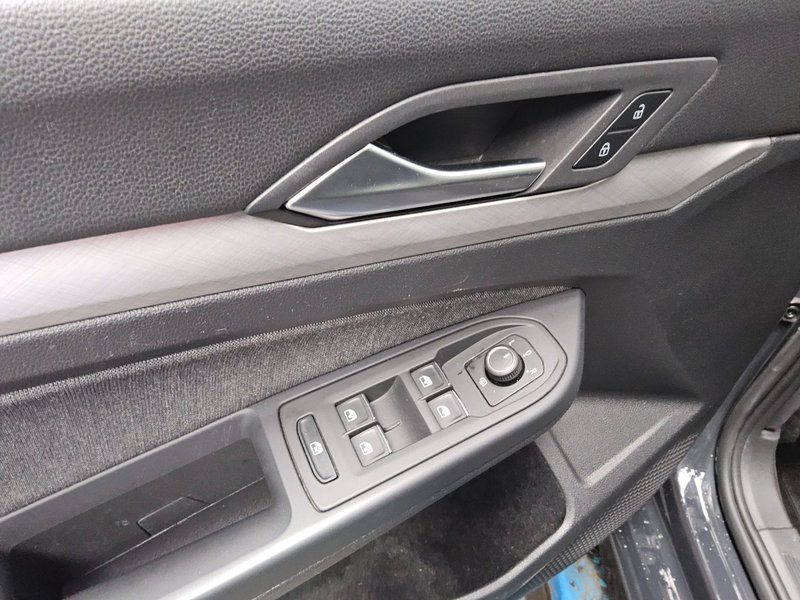 Volkswagen Golf 8 Variant 2.0 TDI Life • koža • Full LED — 10