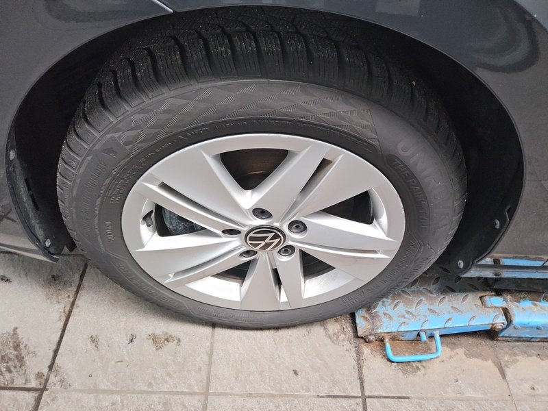 Volkswagen Golf 8 Variant 2.0 TDI Life • koža • Full LED — 11