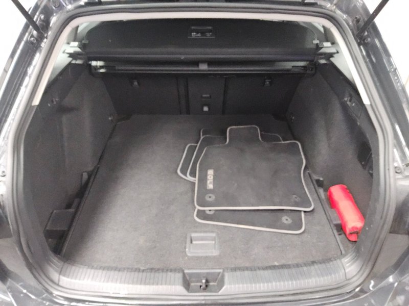 Volkswagen Golf 8 Variant 2.0 TDI Life • koža • Full LED — 13