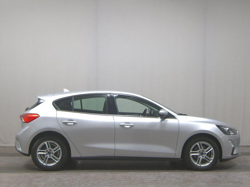 Ford Focus 1.5 EcoBlue Cool&Connect • 360° kamera • LED