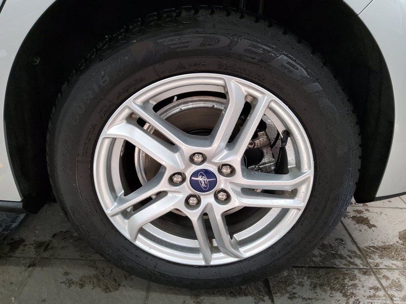 Ford Focus 1.5 EcoBlue Cool&Connect • 360° kamera • LED — 10