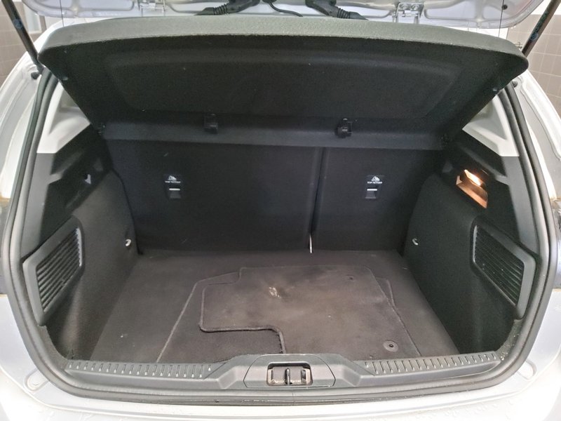 Ford Focus 1.5 EcoBlue Cool&Connect • 360° kamera • LED — 11
