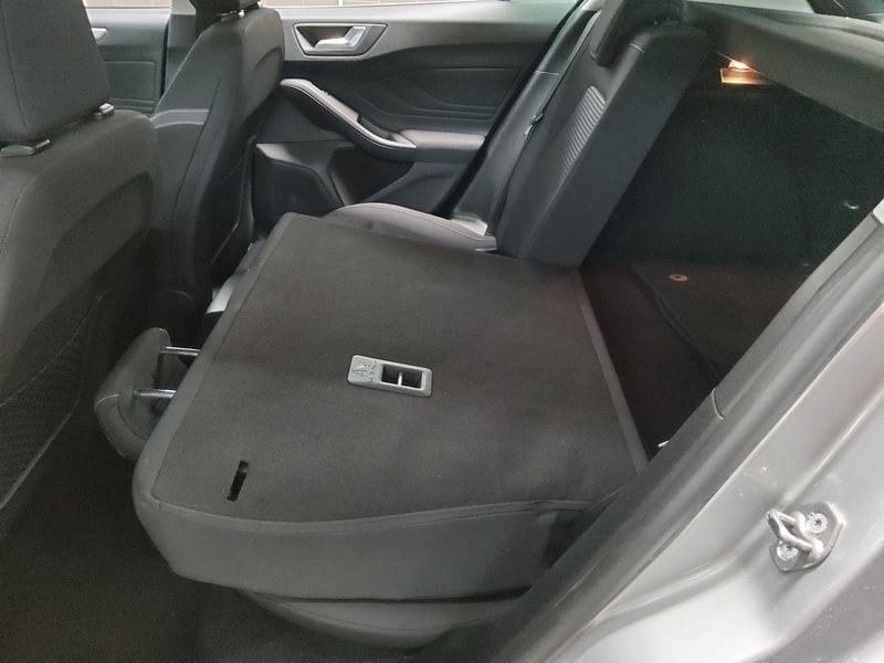 Ford Focus 1.5 EcoBlue Cool&Connect • 360° kamera • LED — 13