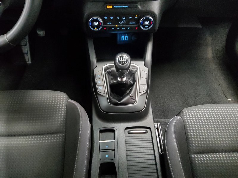 Ford Focus 1.5 EcoBlue Cool&Connect • 360° kamera • LED — 6