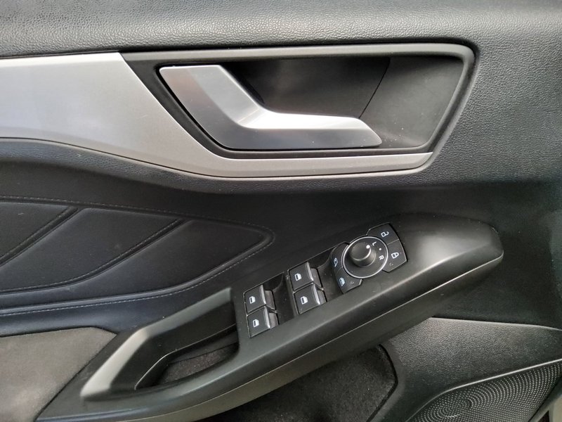 Ford Focus 1.5 EcoBlue Cool&Connect • 360° kamera • LED — 9