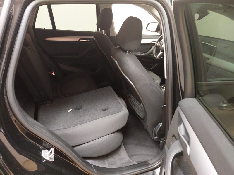 BMW X1 xDrive20d Advantage automatik • ACC • LED — 11