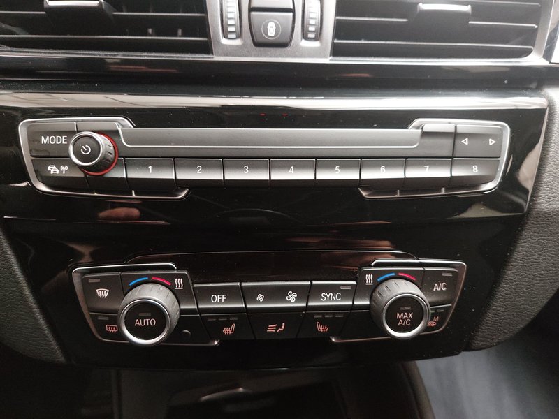 BMW X1 xDrive20d Advantage automatik • ACC • LED — 15