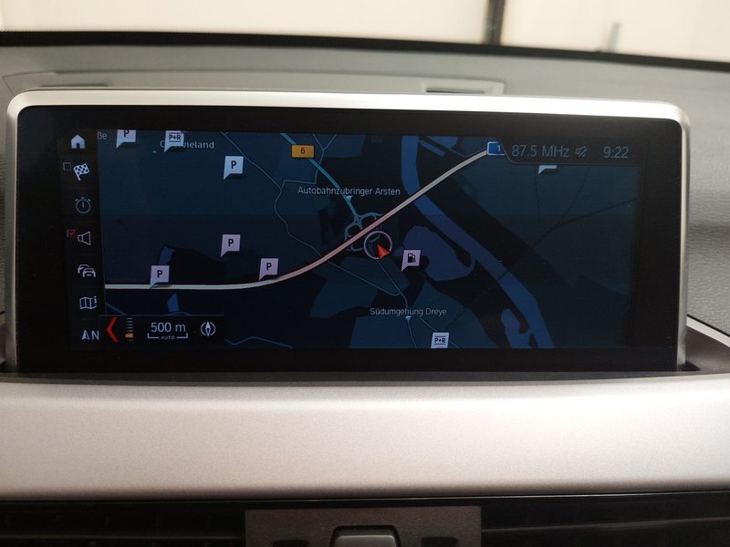 BMW X1 xDrive20d Advantage automatik • ACC • LED — 18