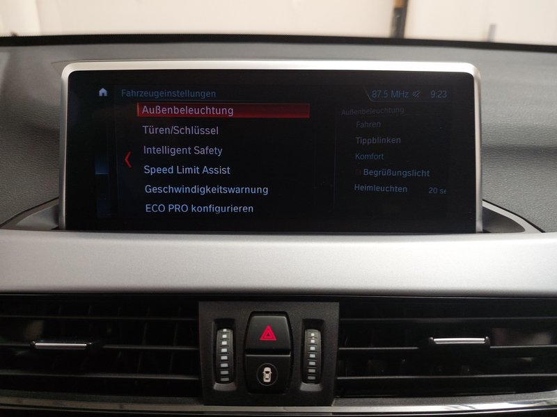 BMW X1 xDrive20d Advantage automatik • ACC • LED — 20