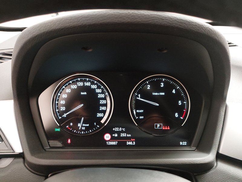 BMW X1 xDrive20d Advantage automatik • ACC • LED — 21