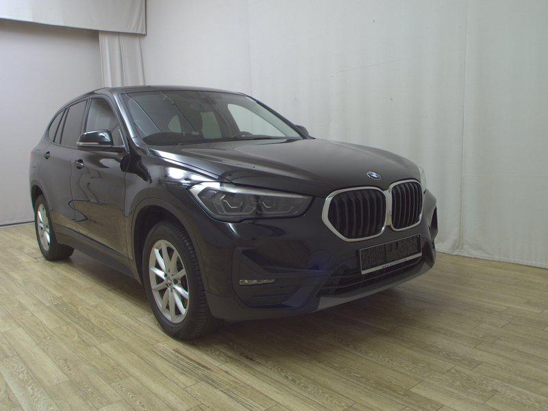 BMW X1 xDrive20d Advantage automatik • ACC • LED — 3